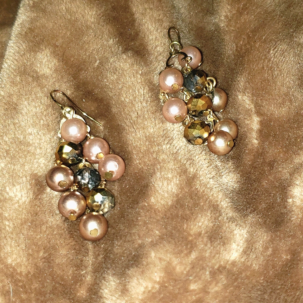 3 colored champagne dangle earrings
